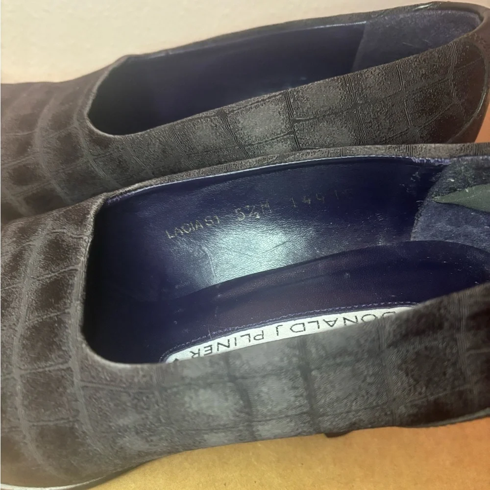 Donald Pliner Lacia Crocodile Pattern Heels size 5 1/2 square toe pointed - Picture 9 of 9